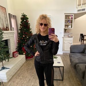 Meet your Posher, Holly